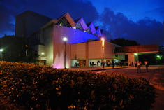 Se cierra el Teatro Amira de la Rosa de Barranquilla