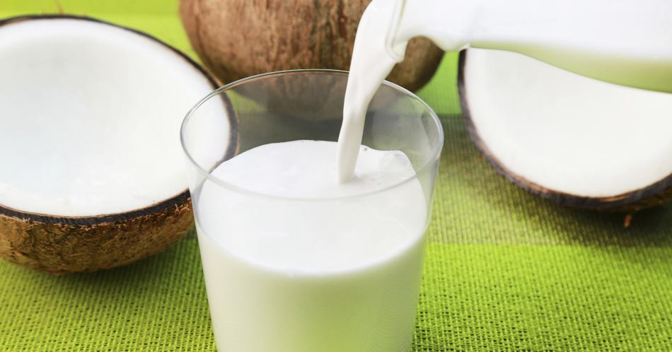 Mascarilla de crema de coco para controlar el frizz