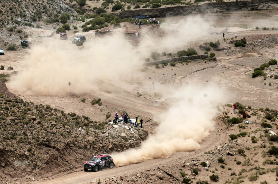 El piloto argentino Orlando Terranova durante la décima etapa del Rally Dakar. Foto: EFE