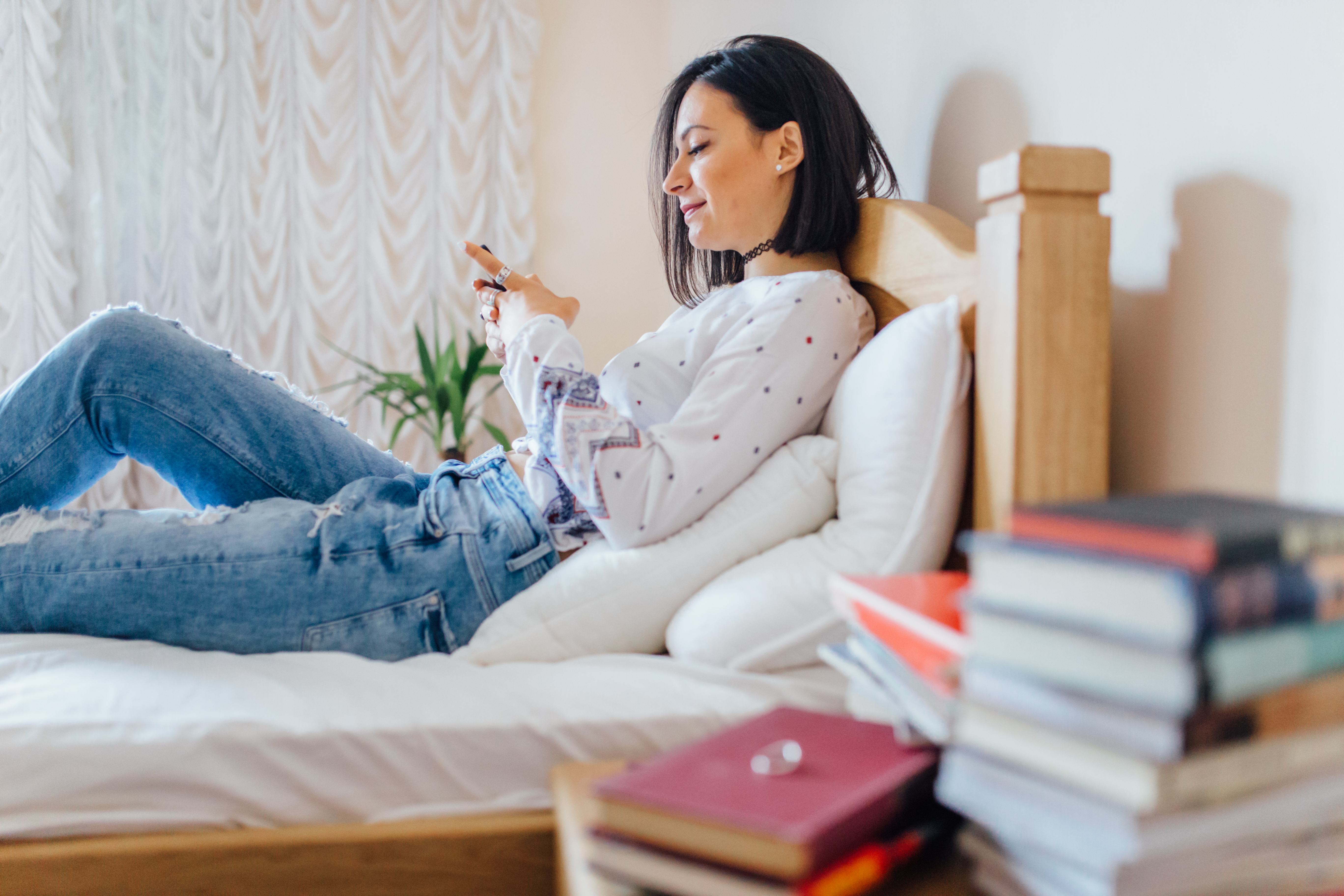 Tengo una relación a distancia y no confío en él. ¿Qué debo hacer?