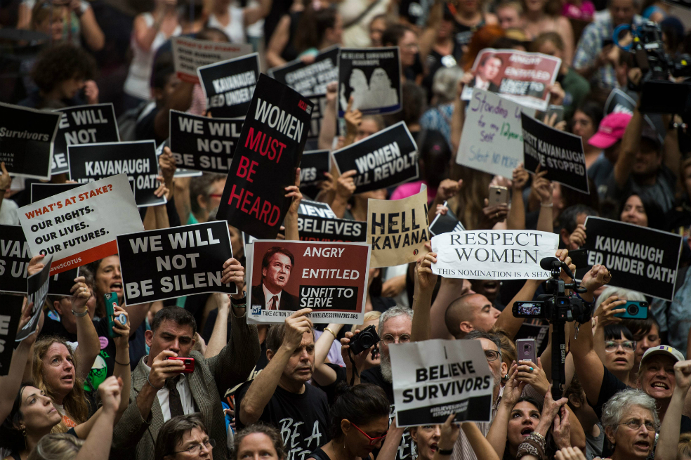 Trump acusa a millonario de financiar a manifestantes contra Kavanaugh