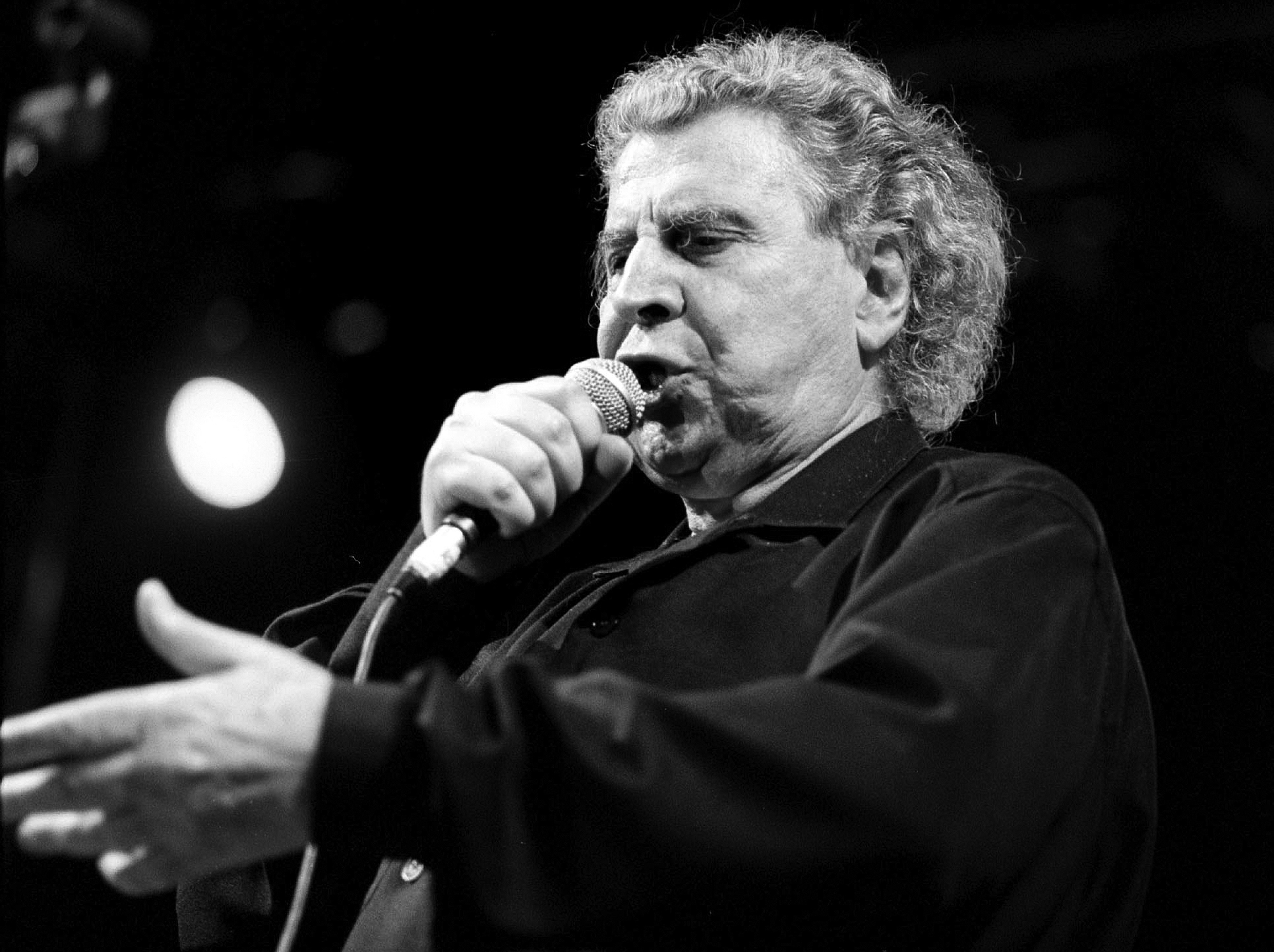 Theodorakis, autor de la música de Zorba el griego, estuvo en 1985 en Colombia para estrenar su cantata con texto de Neruda.
