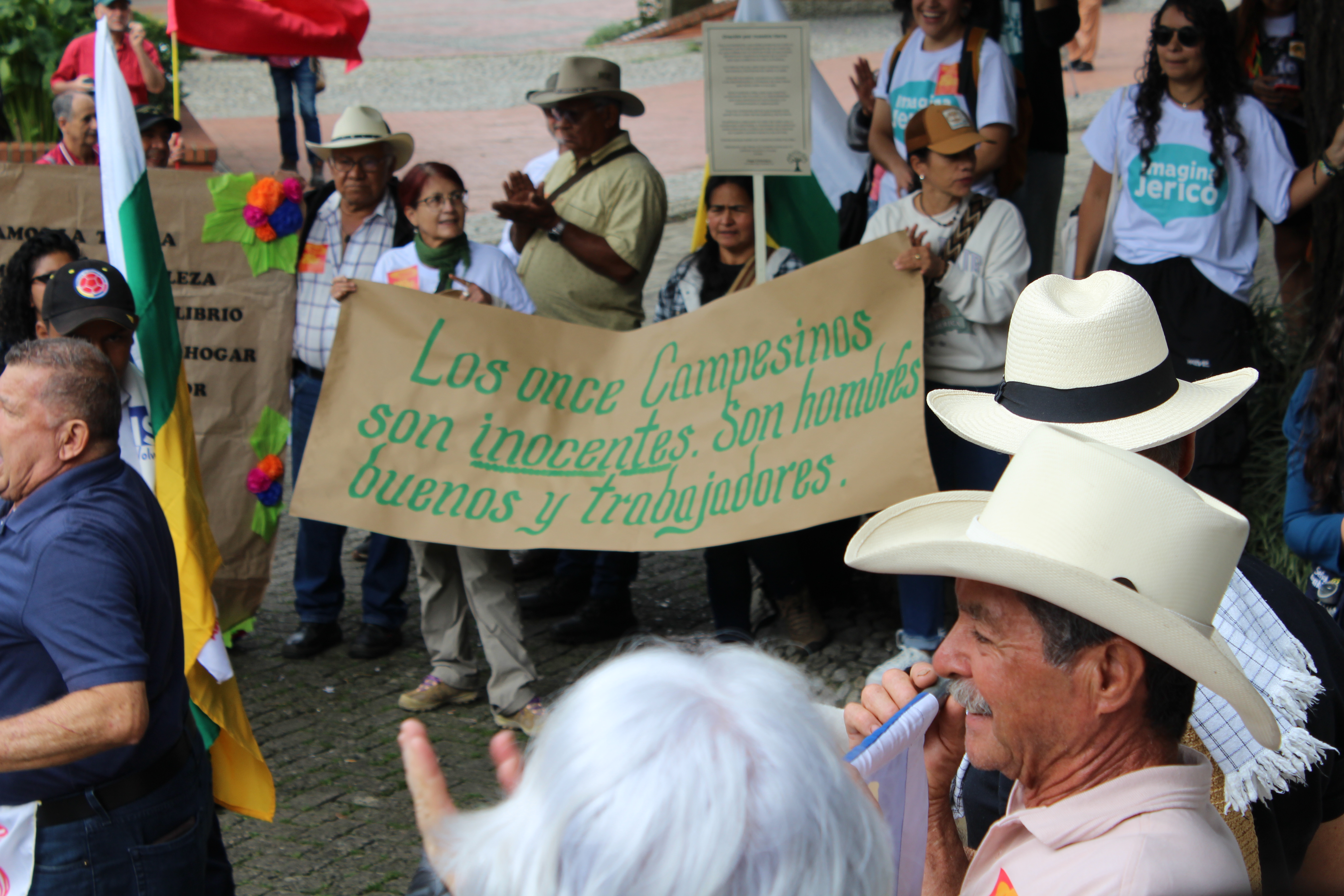 Los 11 campesinos de Jericó, cuyas edades oscilan entre los 44 y los 85 años, fueron acusados por la Fiscalía 147 Especializada por los delitos de secuestro simple, hurto calificado, daño en bien ajeno y lesiones personales. /César Giraldo.