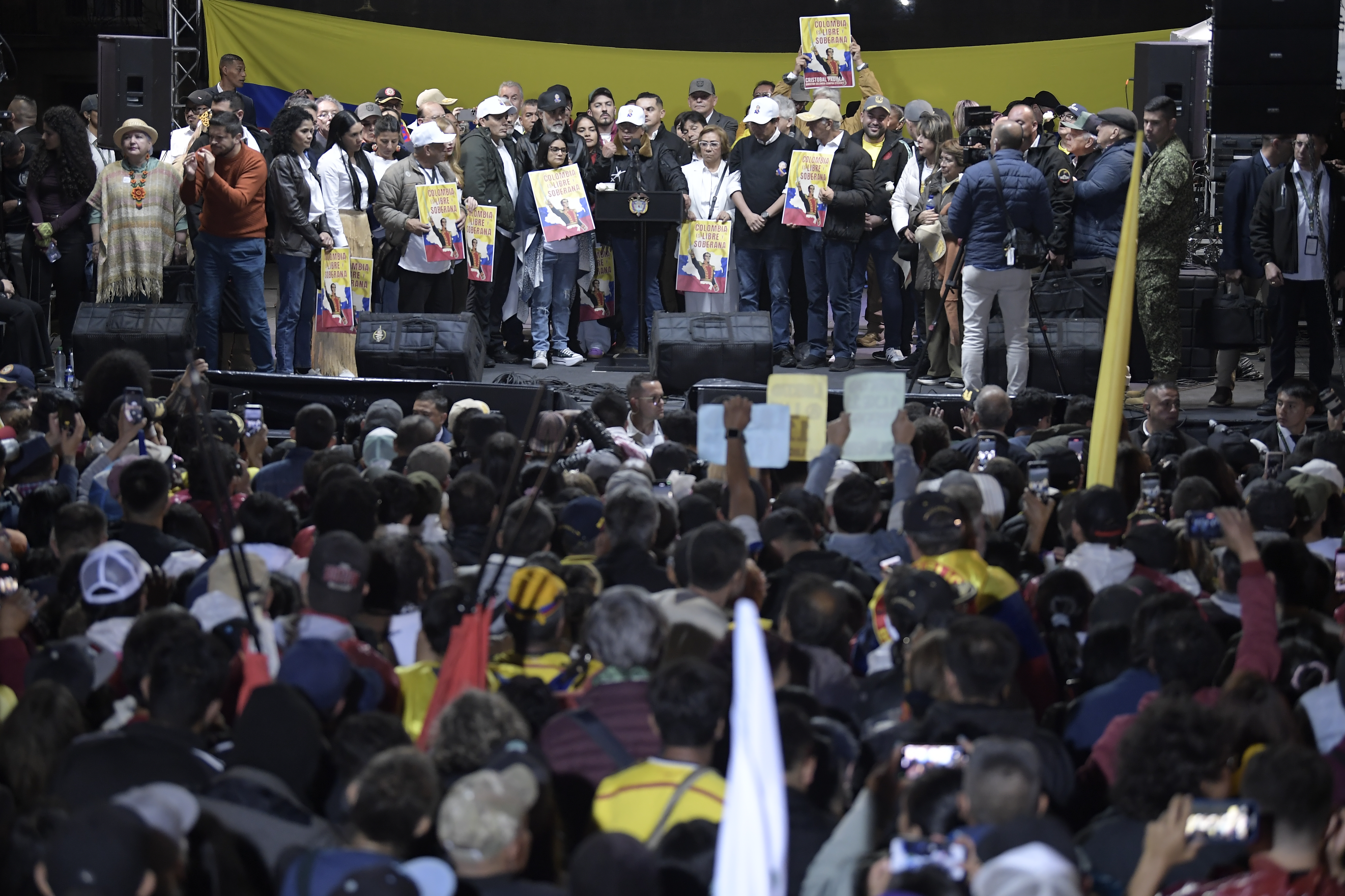 Coletazo de la suspensión del decreto del mínimo revivió llamados oficialistas a las calles