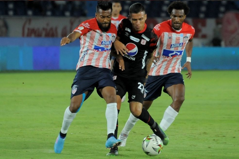 América perdió por la mínima diferencia en su visita a Júnior