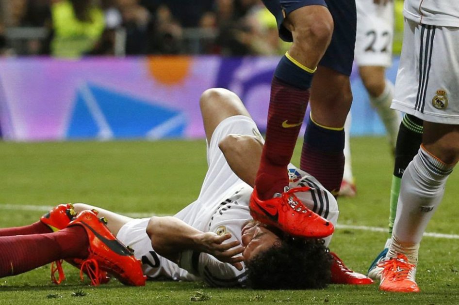Iker Casillas le jalará las orejas a Busquets por pisotón a Pepe