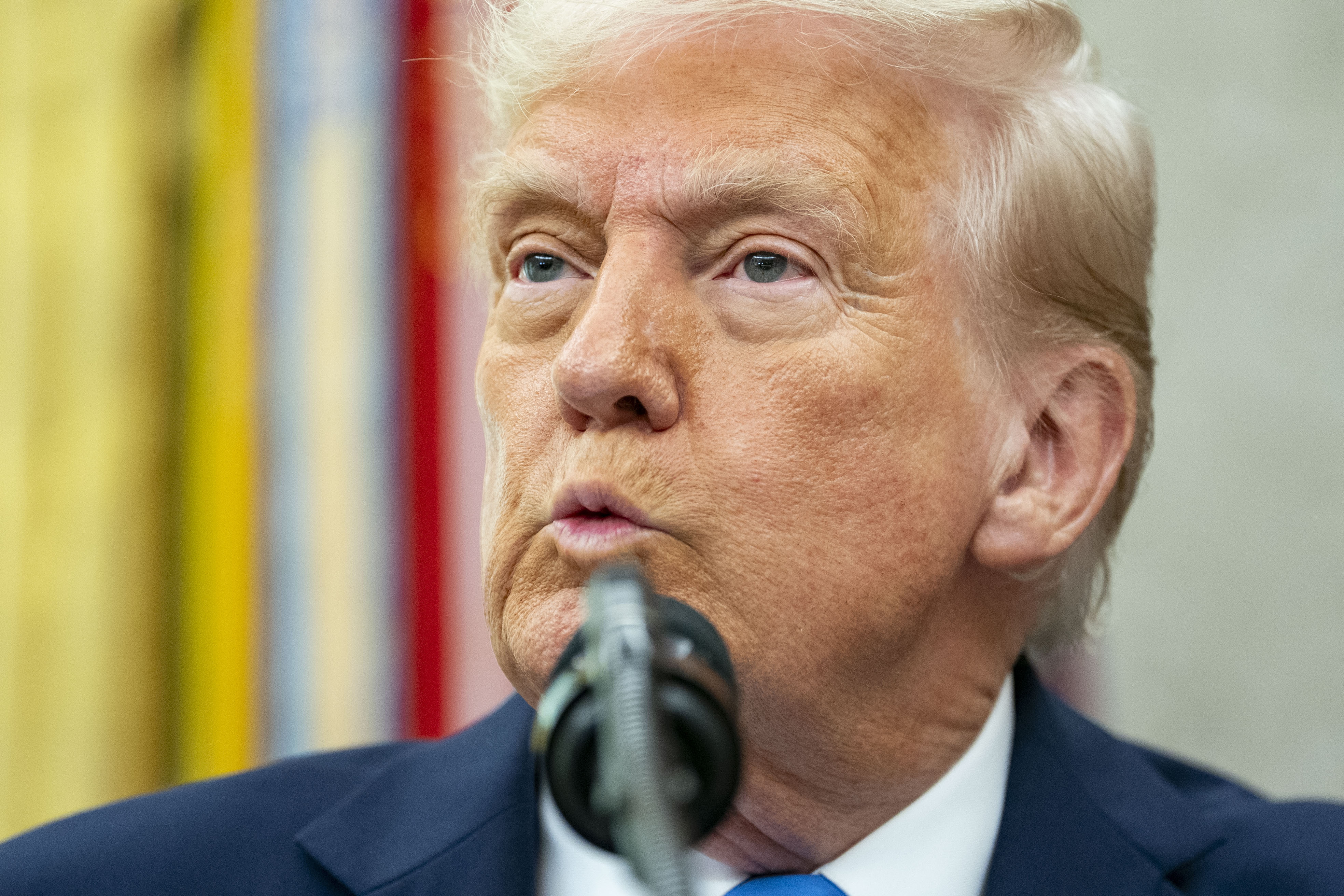 Piden a Trump definir a las mujeres y responde: “Alguien que puede tener un bebé”