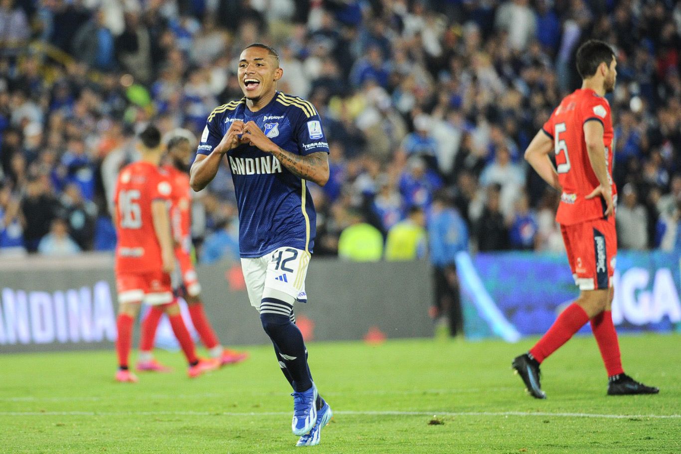 El canterano de Millonarios Jhon Largacha anotó el gol que le dio el empate al cuadro capitalino.