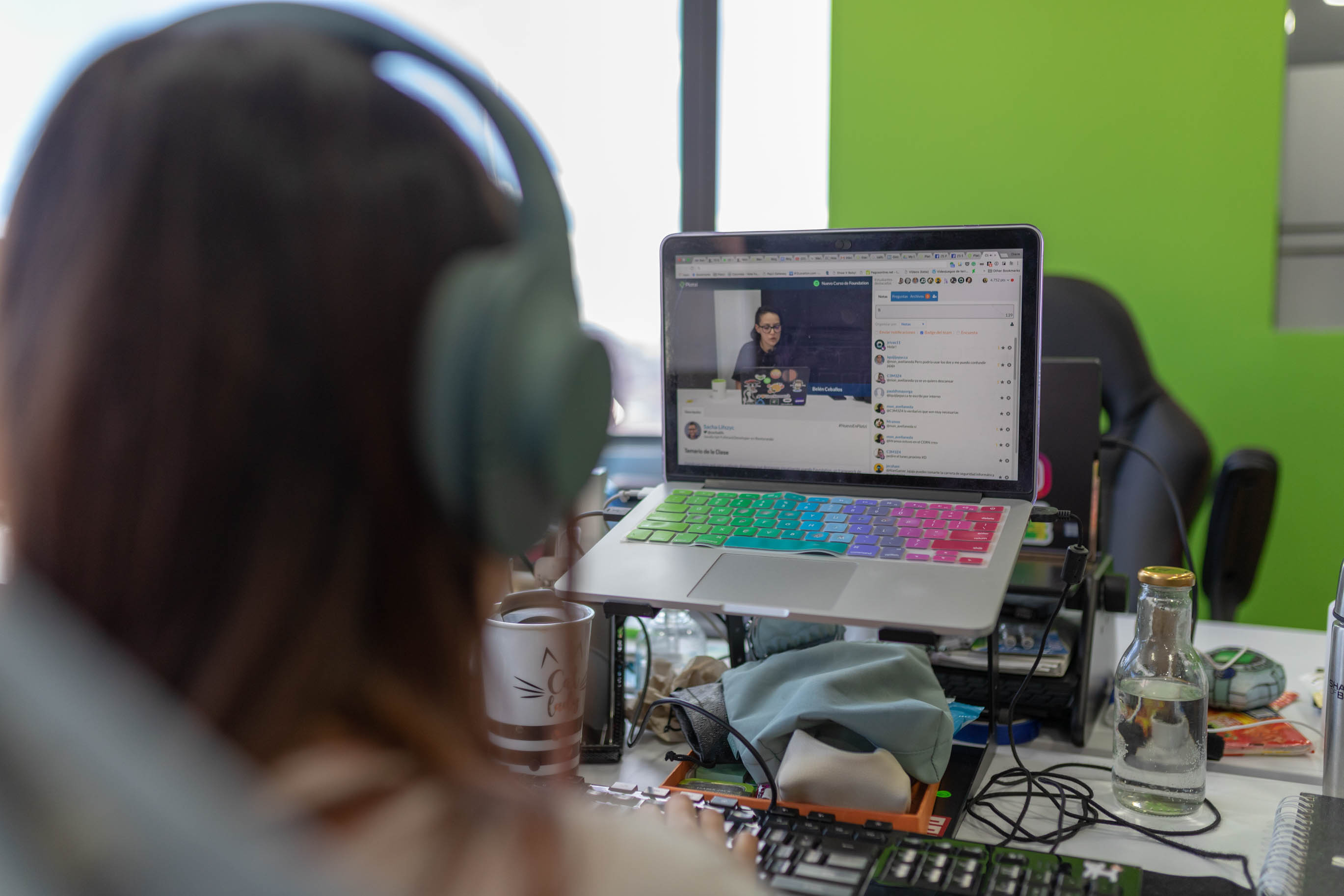 La maratón de cursos gratis de Platzi donde una IA le diseña un plan de estudios