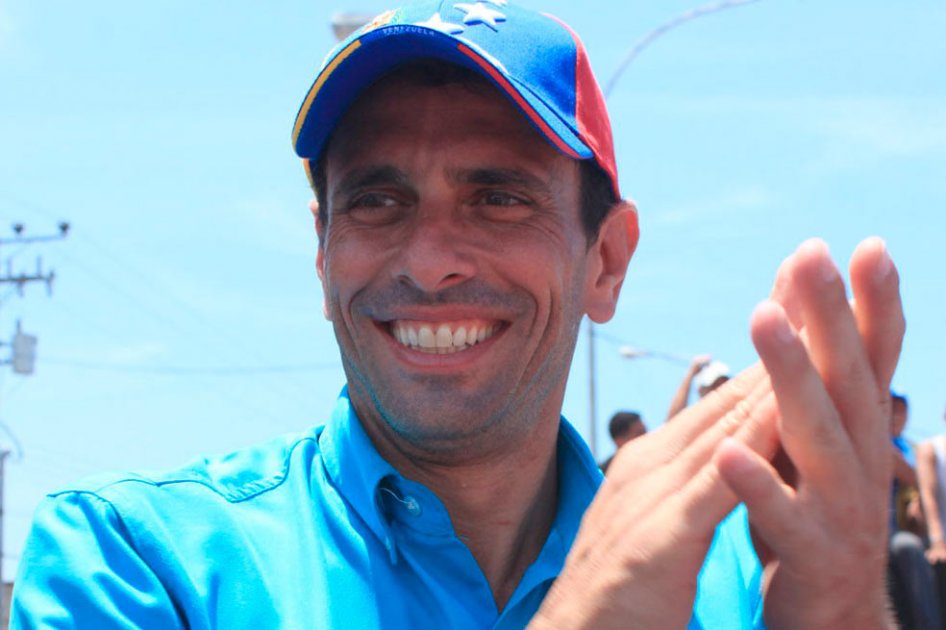 En Venezuela, ahora hacen campaña con un perro ‘inteligente’
