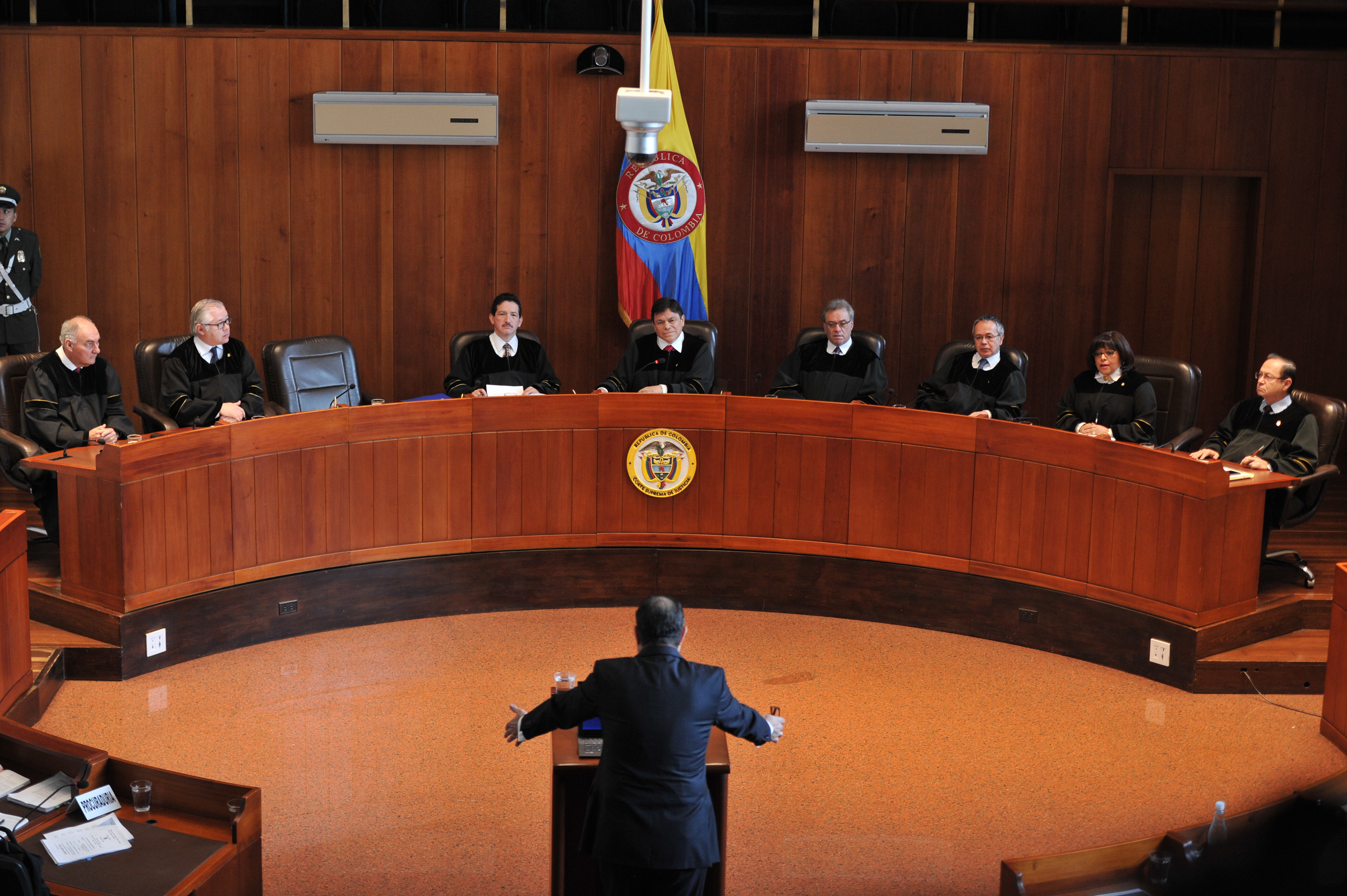 MOE pide cerrar brechas de género en elección de magistrados de la Corte