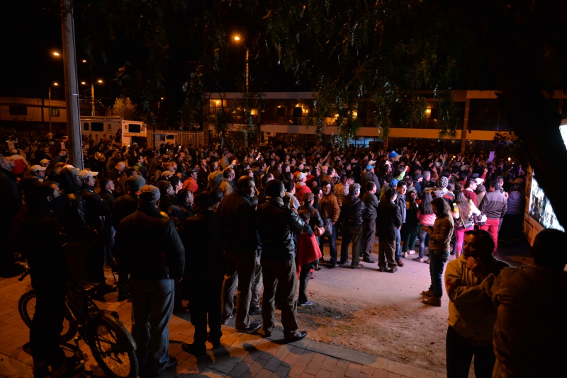 Al menos 600 personas se reunieron en el paque de Kennedy para escuchar al excalde Gustavo Petro de su “política del amor”. / Foto: Jhonatan Ramos
