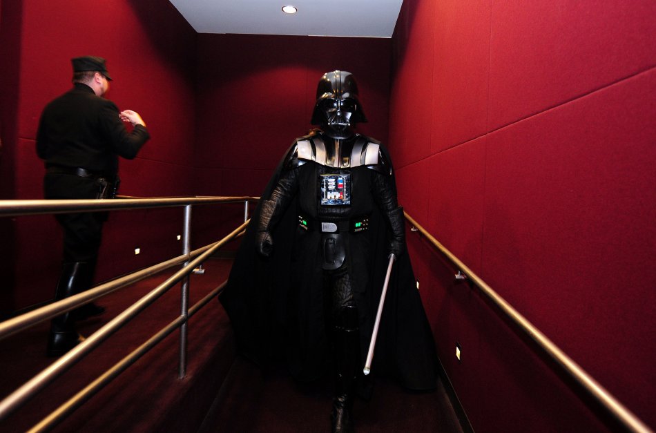 Alrededor de 3.500 invitados asistieron a la premiere de la película más esperada del año. / AFP