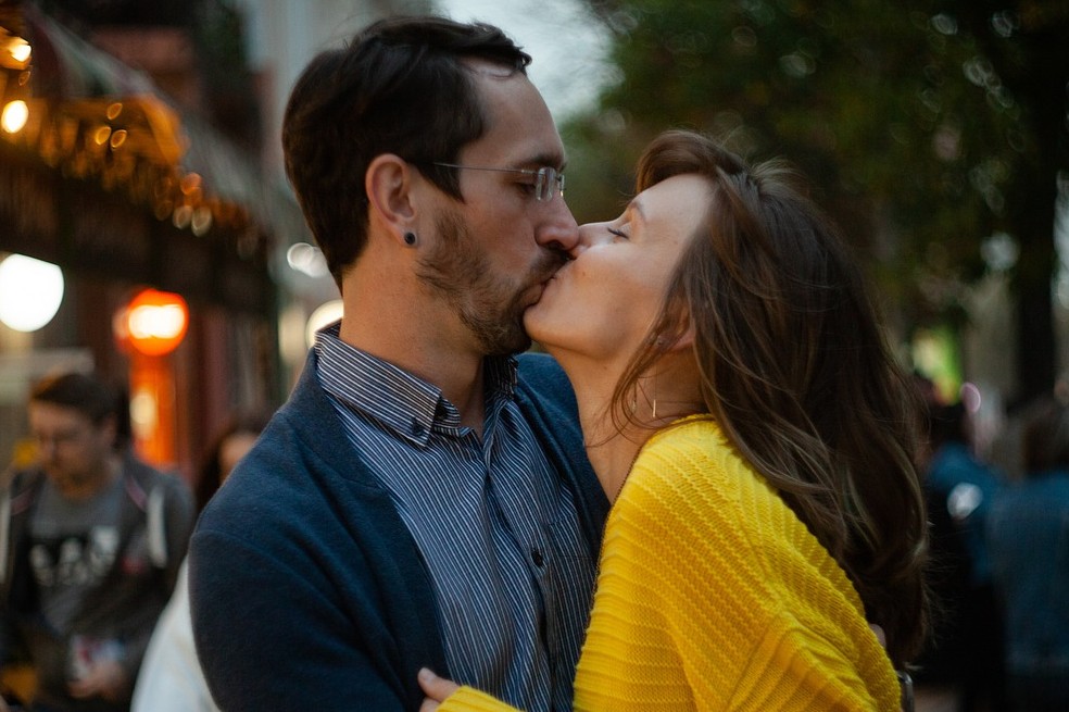 Qué es ser sapiosexual: cuando te seduce más su cerebro que su físico