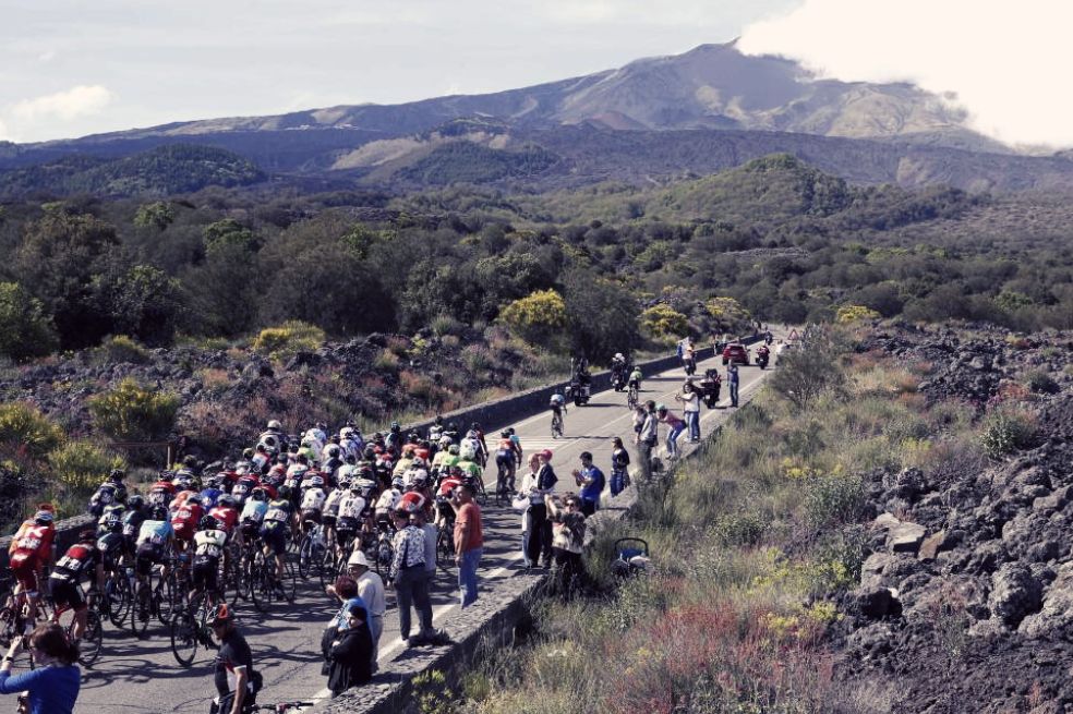 El volcán Etna, protagonista de la cuarta etapa del Giro de Italia 2022