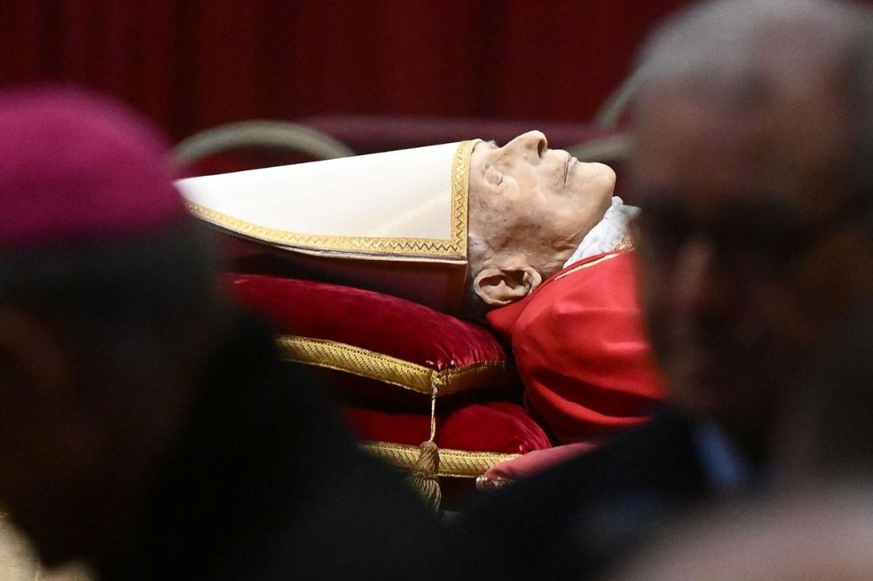 Benedicto XVI: el hombre que atajaba la ‘guerra civil’ en el Vaticano