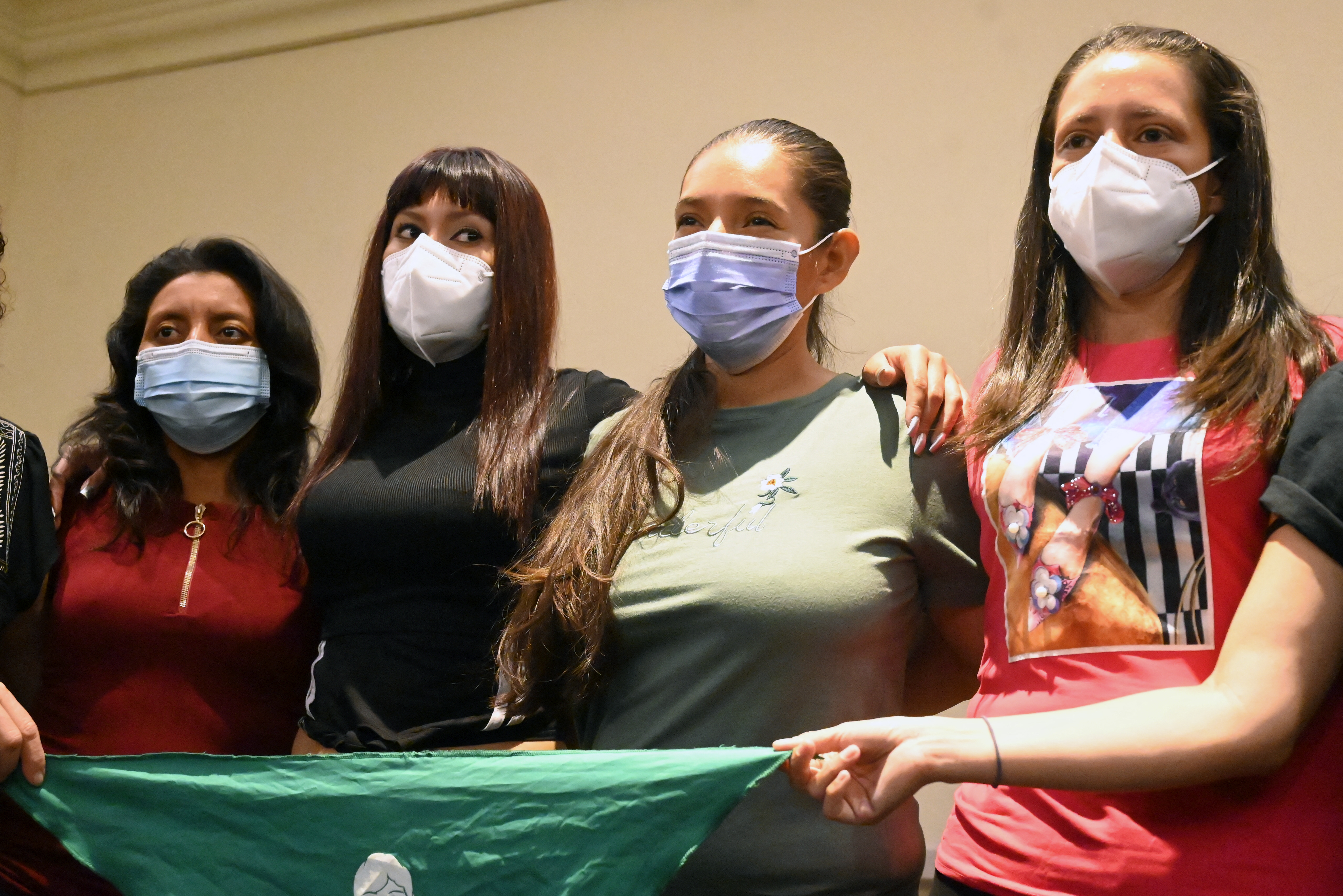 Aborto en El Salvador: mujer es liberada después de nueve años de prisión
