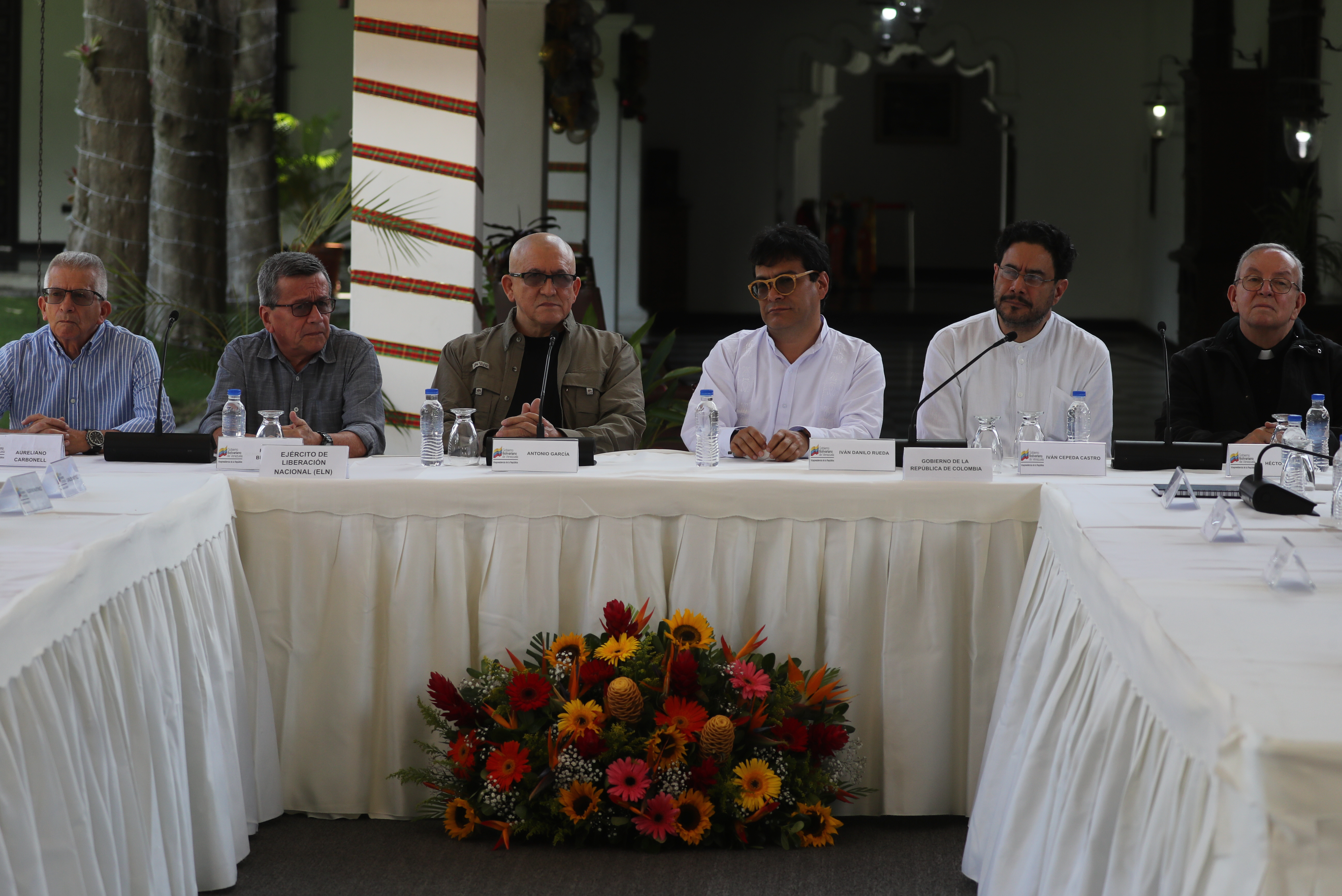 Petro da el primer paso para “paz total” con reinicio de diálogos con el Eln