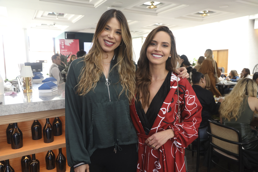 Dominica Duque y Carolina Araujo