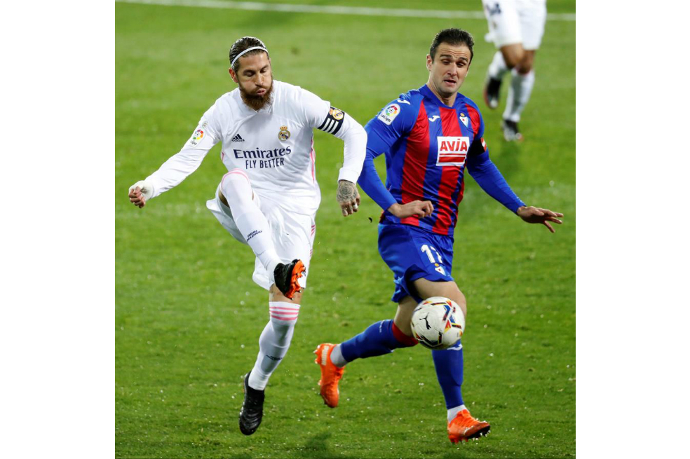 El Real Madrid venció 3-1 en Eibar y sigue el ritmo del Atlético