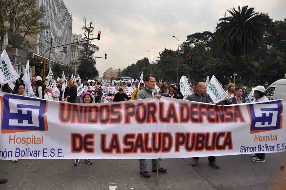 Trabajadores de la salud preparan paro