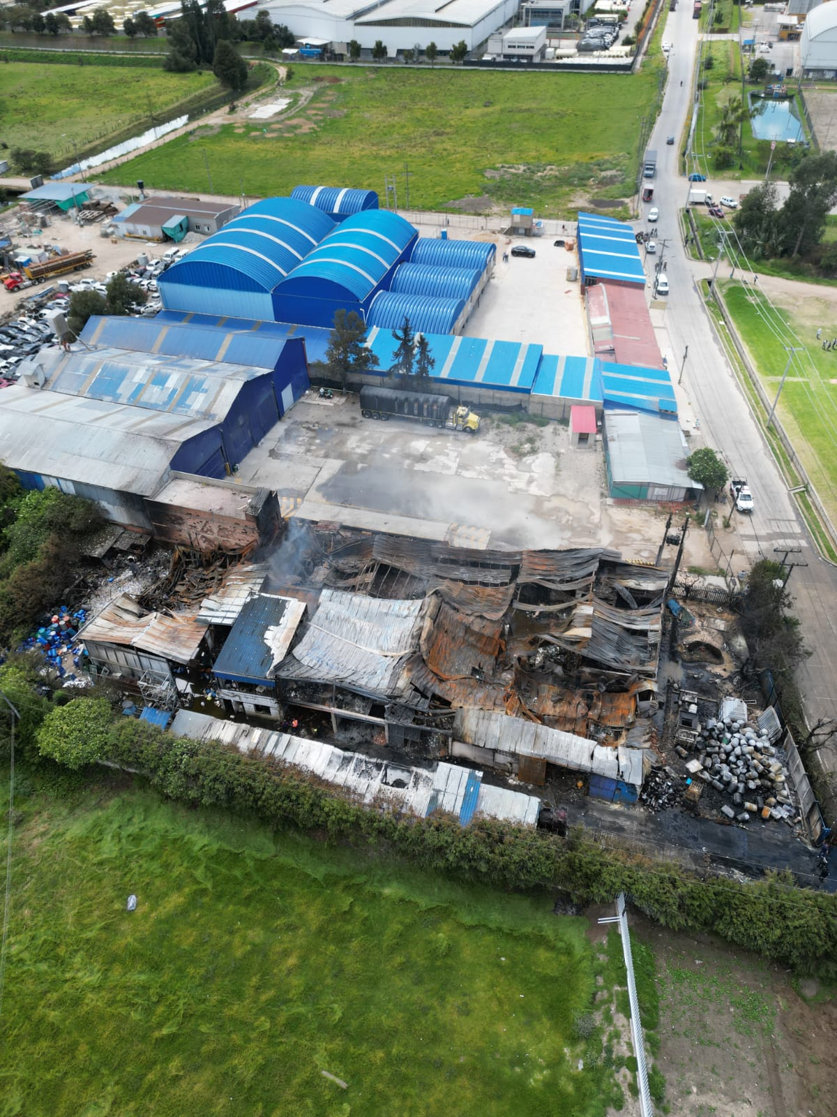 Incendio de fábrica de químicos en Cota: controlado en un 95 %