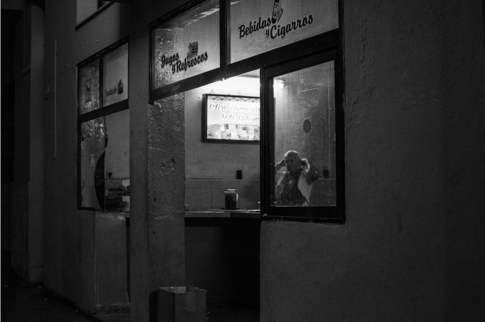 "Puertas y ventanas".