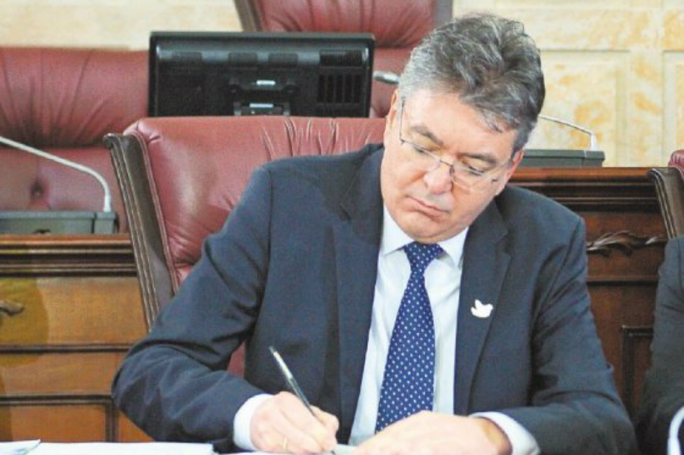 Mauricio Cárdenas deberá pagar $57 millones de impuesto de renta