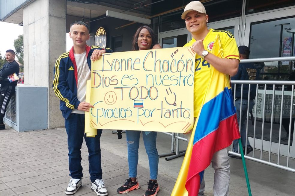 Aficionados de la selección de Colombia en el evento de bienvenida de este martes, en la Arena Movistar de Bogotá.
