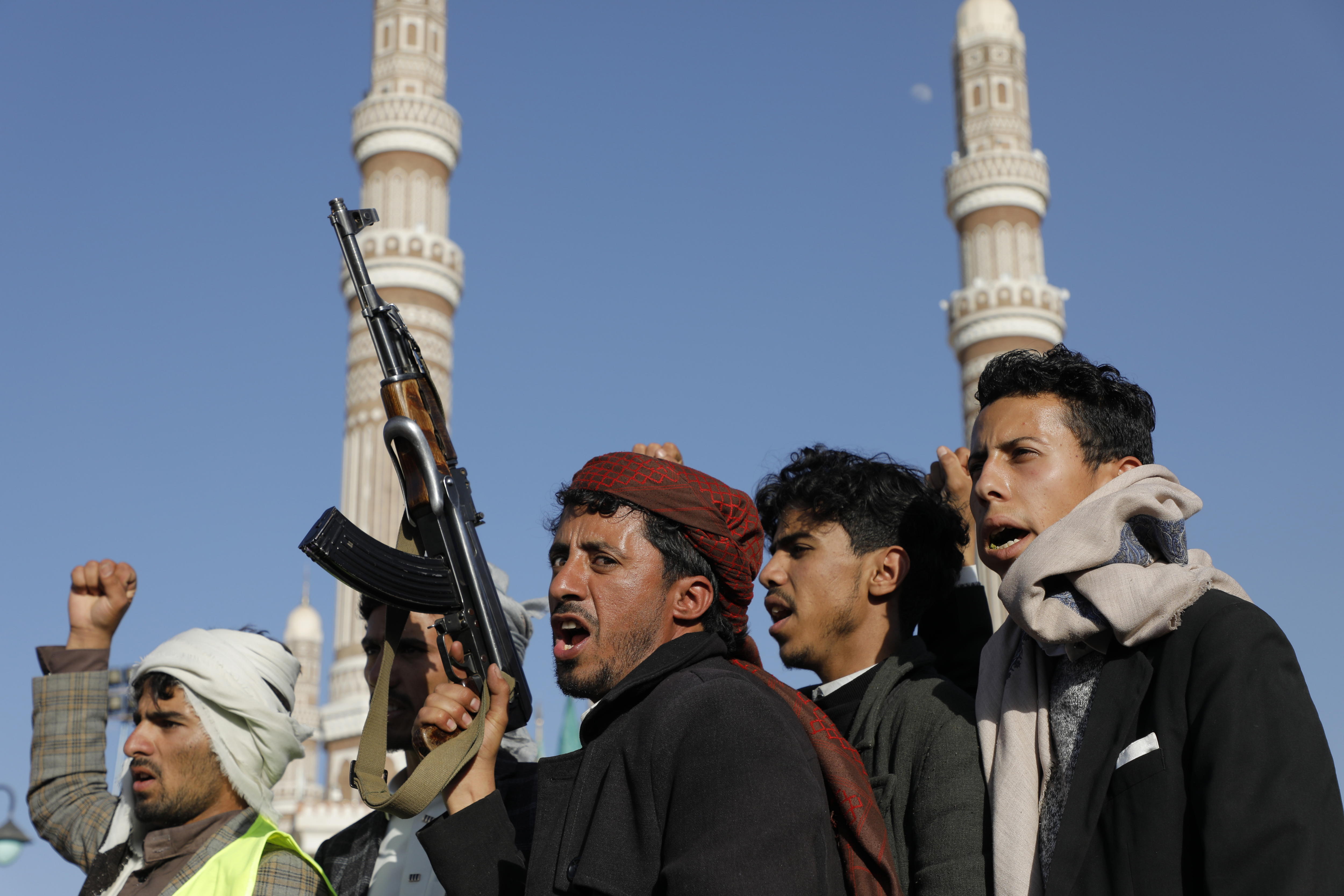 ONU anuncia que hutíes y gobierno habrían acordado cese al fuego en Yemen