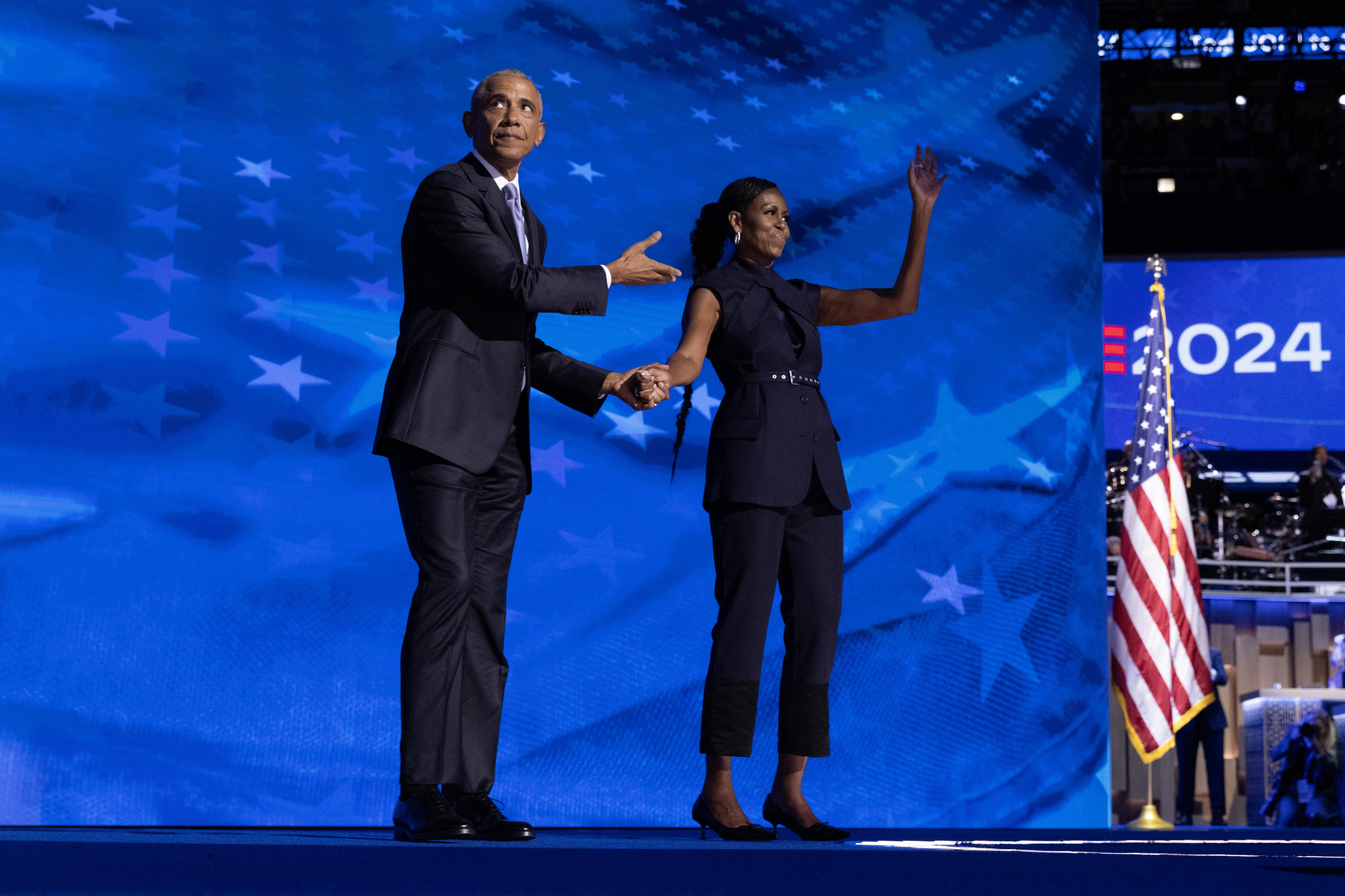 “¡Ella puede!”: los Obama animan a la Convención Demócrata a favor de Kamala Harris