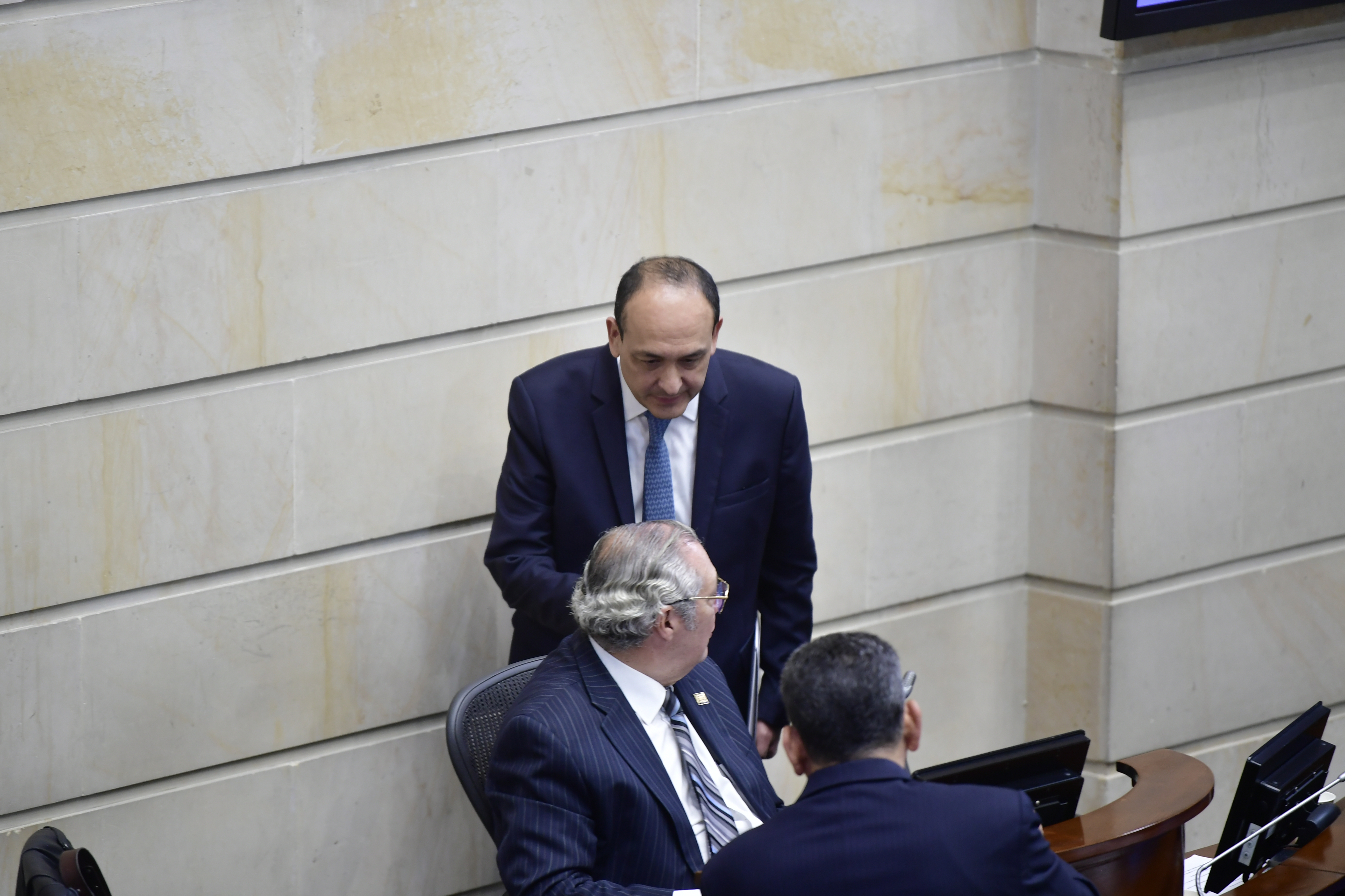 Las polémicas que rondan la Corte Constitucional y al magistrado Vladimir Fernández