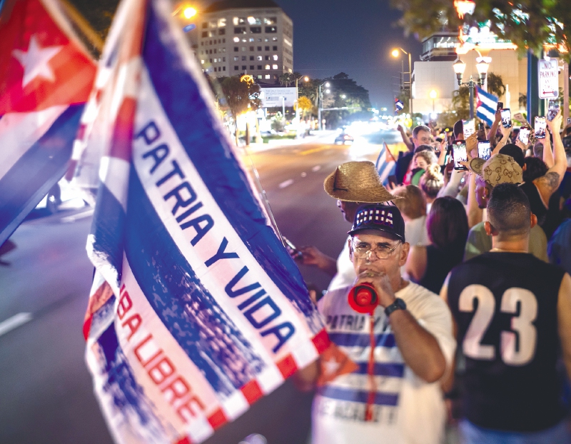 Con hambre y a oscuras: esta es la razón por la que protestan en Cuba