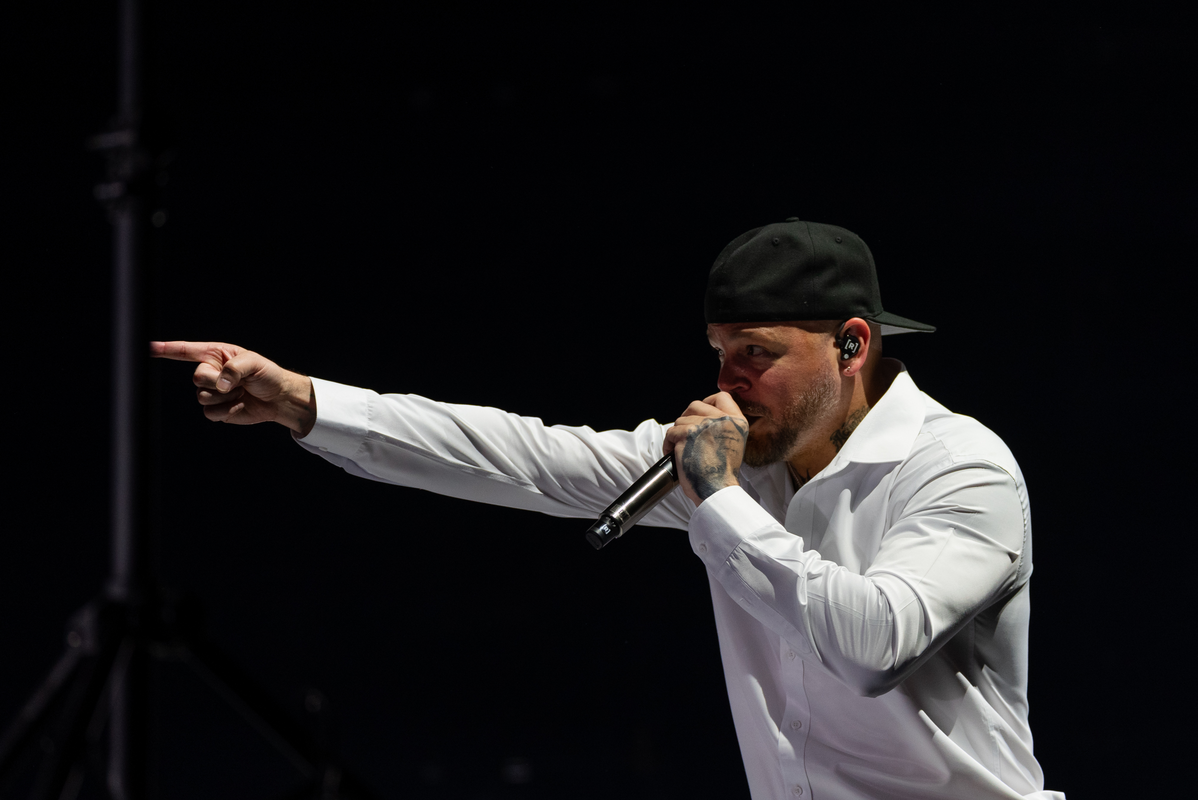 El nombre escogido para esta gira es el mismo con el que el cantante tituló su más reciente álbum para el que colaboró con distintos artistas latinoamericanos.