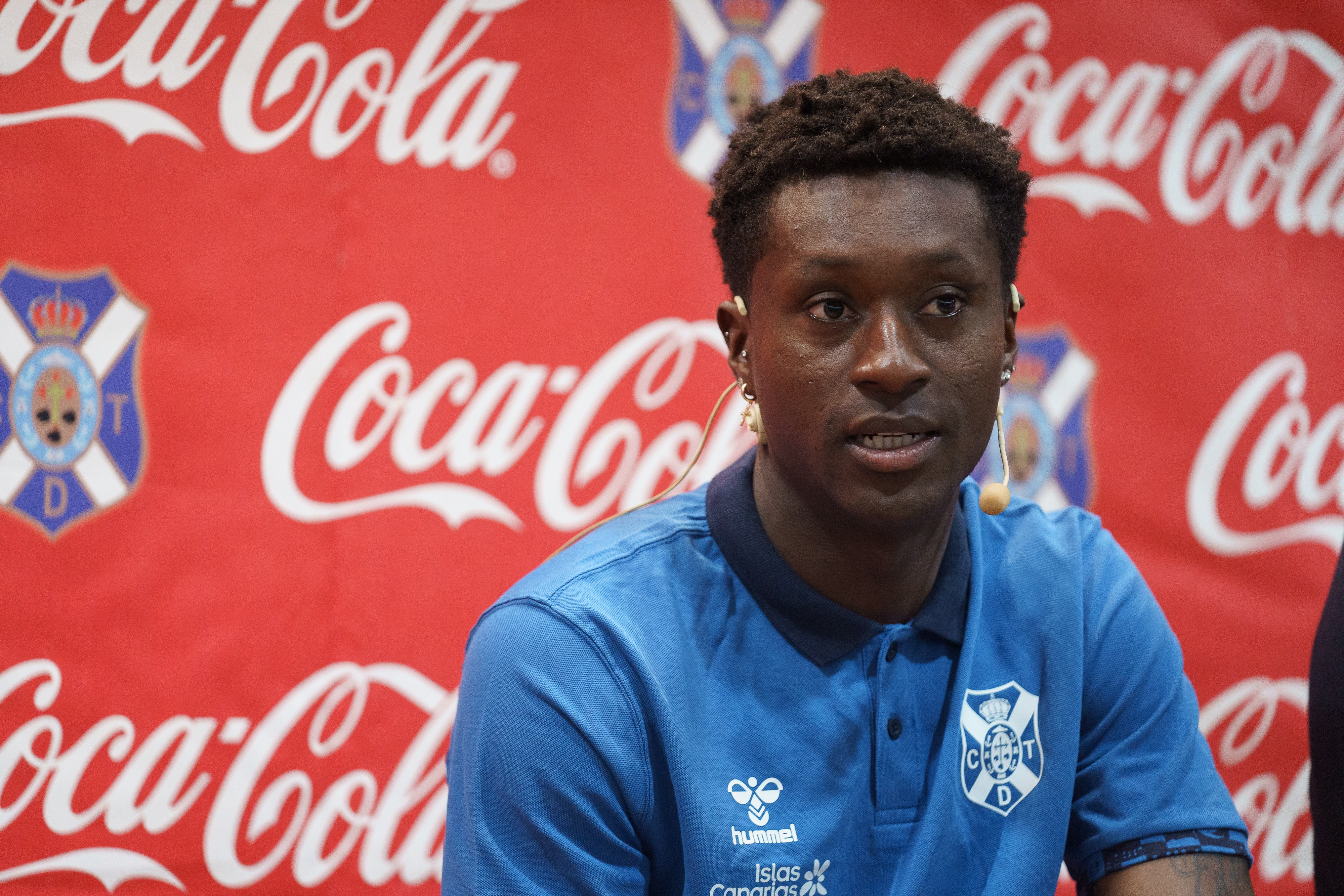 SANTA CRUZ DE TENERIFE (ISLAS CANARIAS, ESPAÑA), 10/09/2024.- El Club Deportivo Tenerife ha presentado este martes a su último fichaje, el delantero colombiano Marlos Moreno. EFE/ Ramón de la Rocha