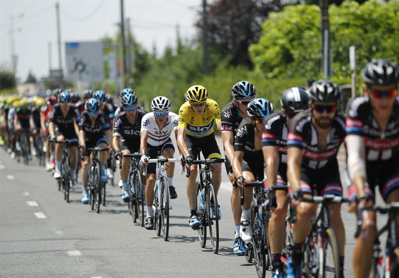 Van Avermaet ganó la etapa 13, que no tuvo cambios en la general