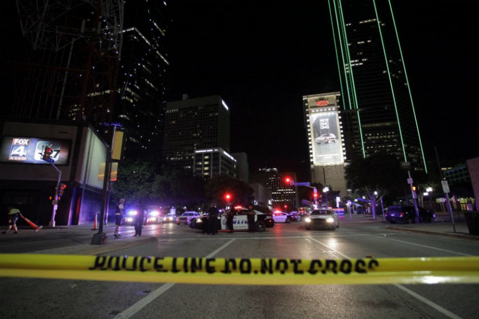 Videos evidencian drama y desconcierto durante masacre en Dallas