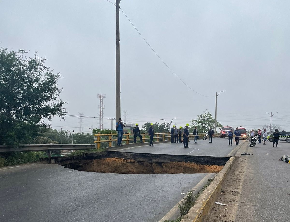 Hablaron testigos del colapso de puente de la calle 30 en Barranquilla ¿qué dijeron?