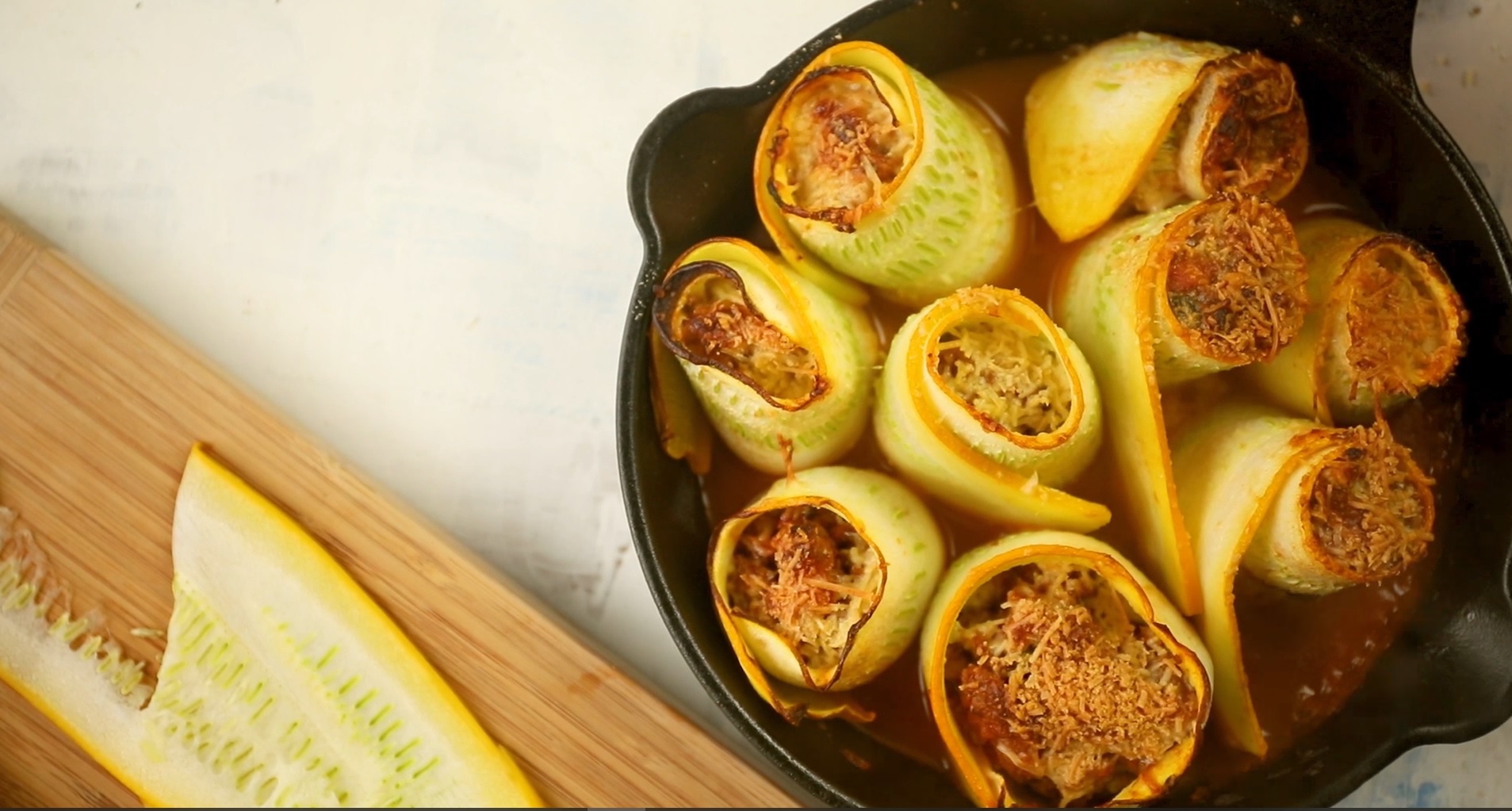 Paso a paso para preparar canelones de zucchini rellenos de bolognesa y portobello