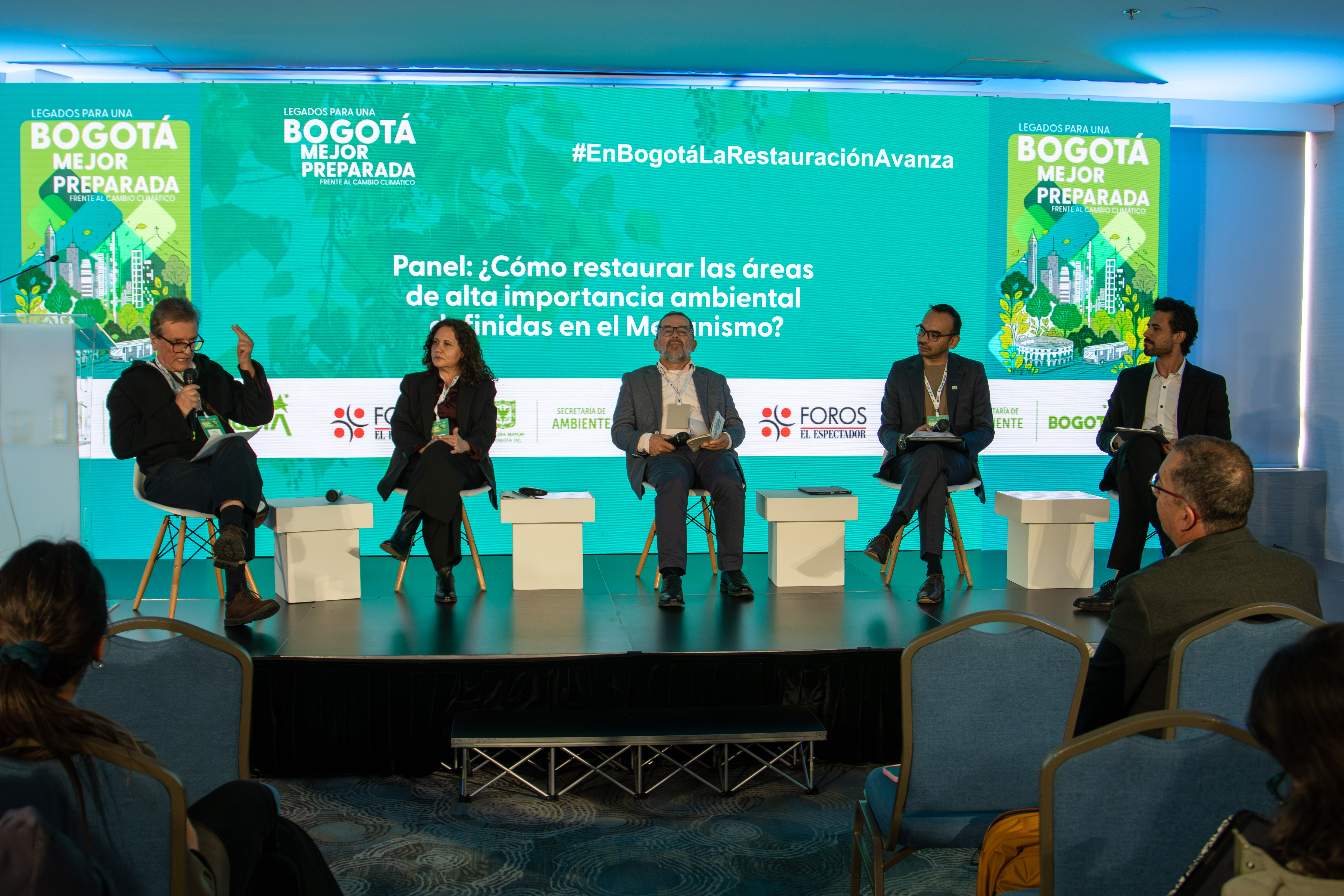 Segundo panel de discusión durante el foro “Legados para una Bogotá mejor preparada para enfrentar el cambio climático”, el 12 de noviembre, en Bogotá.
