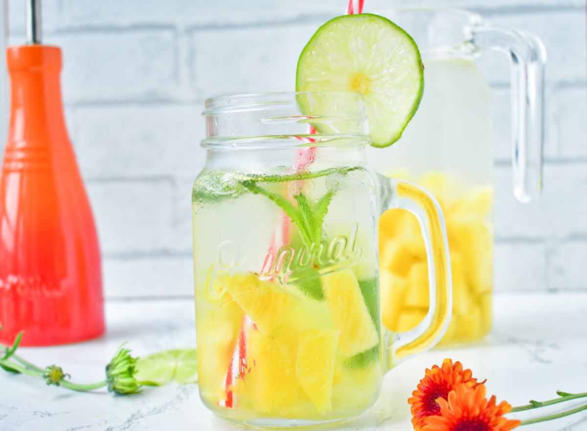 Receta de limonada de hierbabuena y jengibre: ideal para empezar la semana