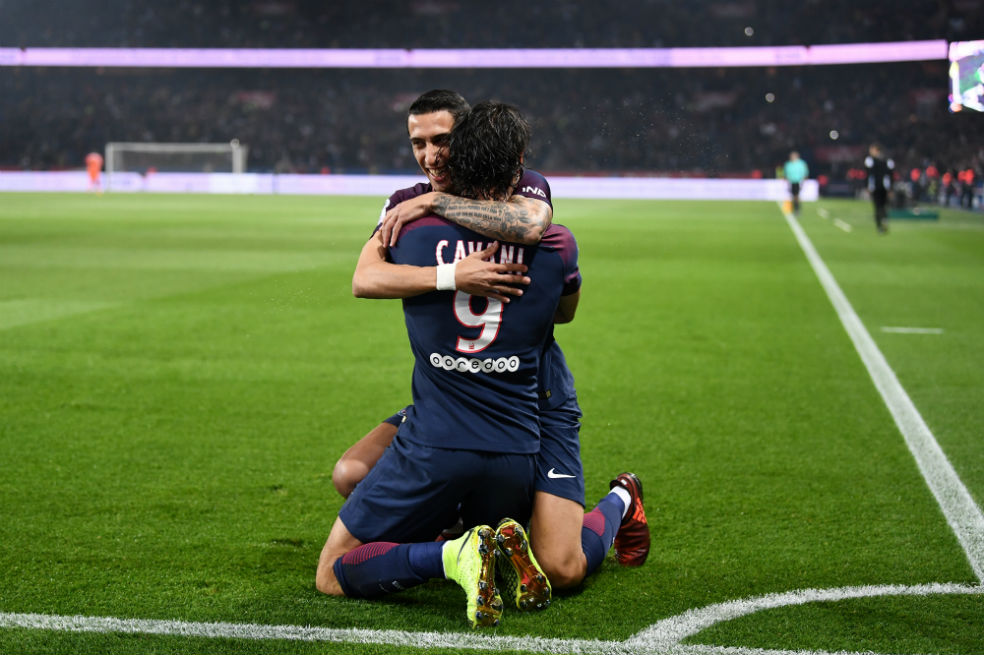 Cavani asume el liderazgo y guía al PSG ante el Niza