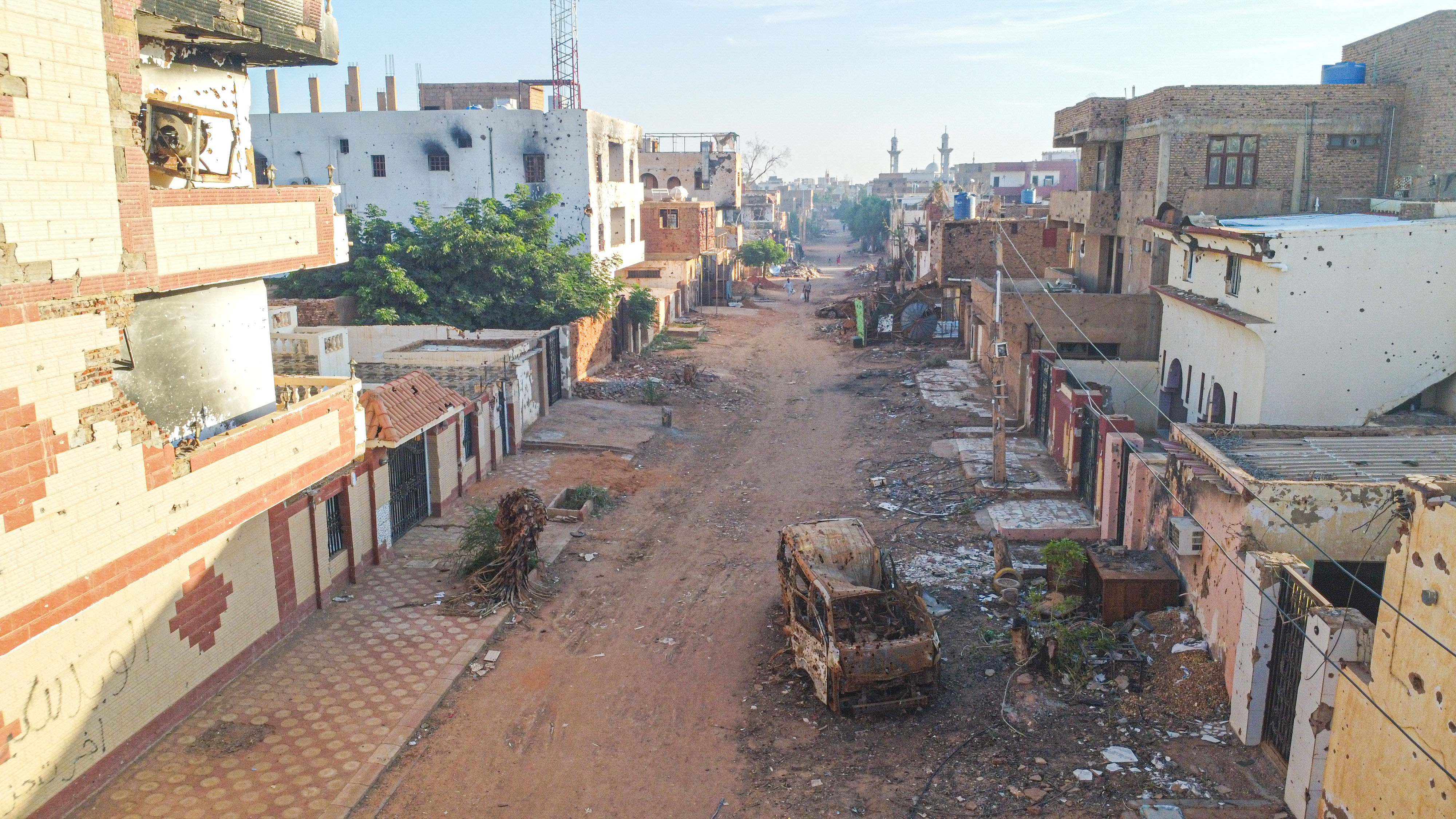 Omdurman (Sudan), 02/11/2024.- Aerial view of Omdurman, Sudan, 02 November 2024 (issued 04 November 2024). On 02 November, Omdurman was under the control of the Sudanese Armed Forces. A civil war broke out April 2023 between the Sudanese military led by army chief Abdel Fattah al-Burhan, and the paramilitary Rapif Support Forces (RSF) led by Mohamed Hamdan Dagalo, the former Deputy Chairman of the Transitional Sovereignty Council of Sudan.The International Office for Migration (IOM) estimates that spme eight million people have been displaced internally or to neighbouring countries since April 2023. EFE/EPA/Sara Creta