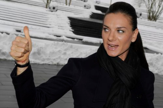 Armstrong hizo trampa y debe pagar por ello: Isinbáyeva