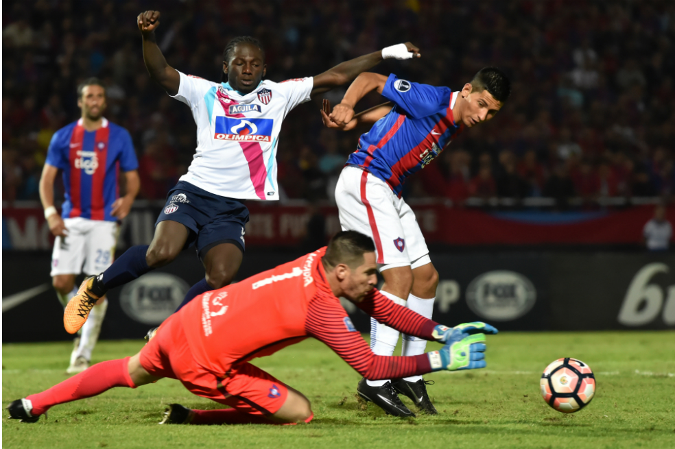 Con «Teo» y Chará, Júnior recibe a Cerro Porteño por la Sudamericana