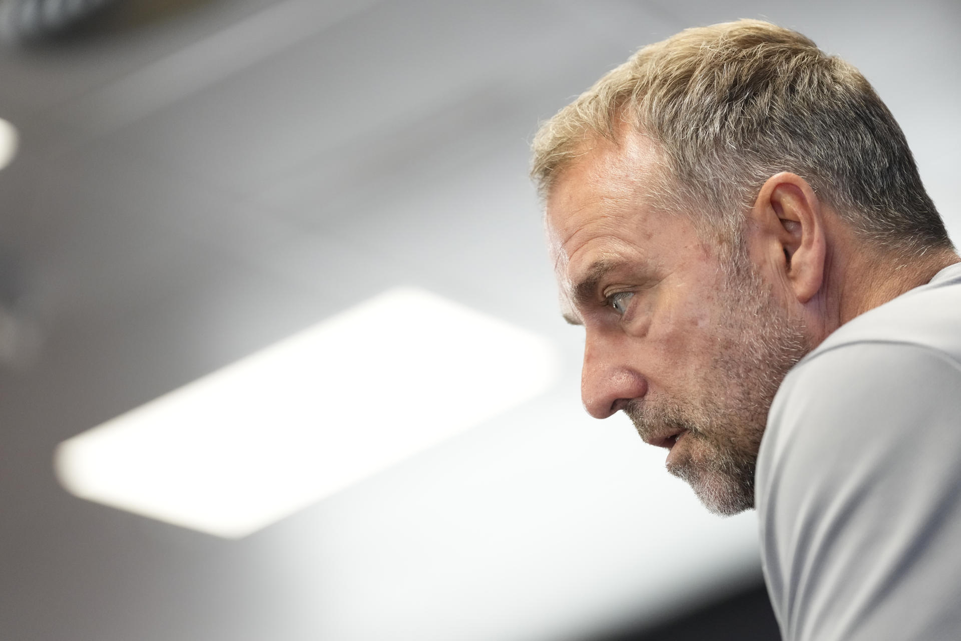 Falleció el padre del entrenador Hansi Flick, DT de Barcelona, horas antes de El Clásico