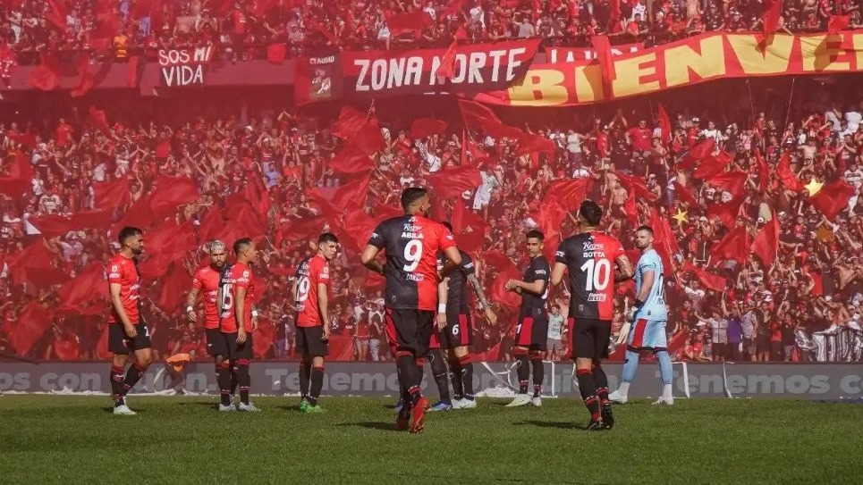 Tragedia en Argentina: hincha de Colón se quitó la vida tras descenso de su equipo