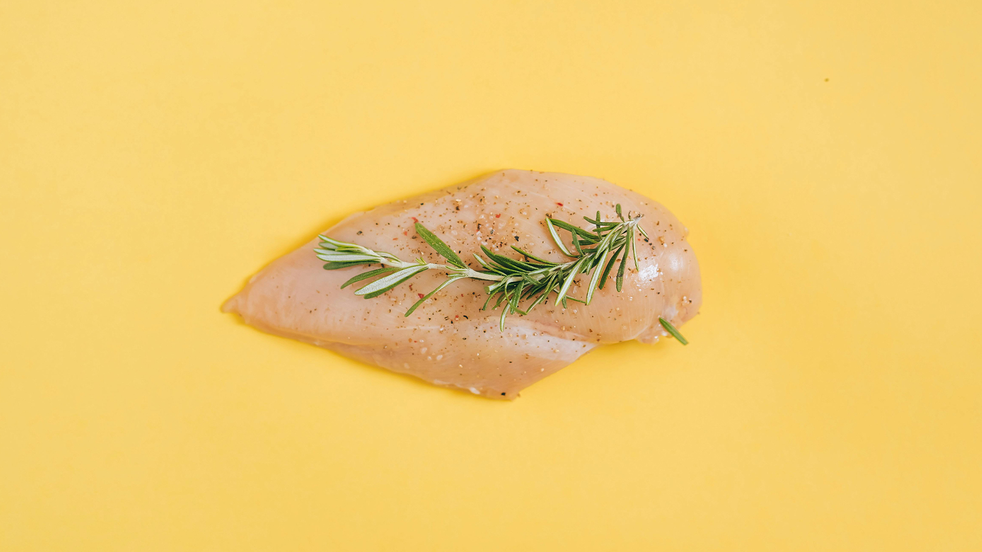 ¿Por qué el pollo no debe lavarse antes de cocinarlo?
