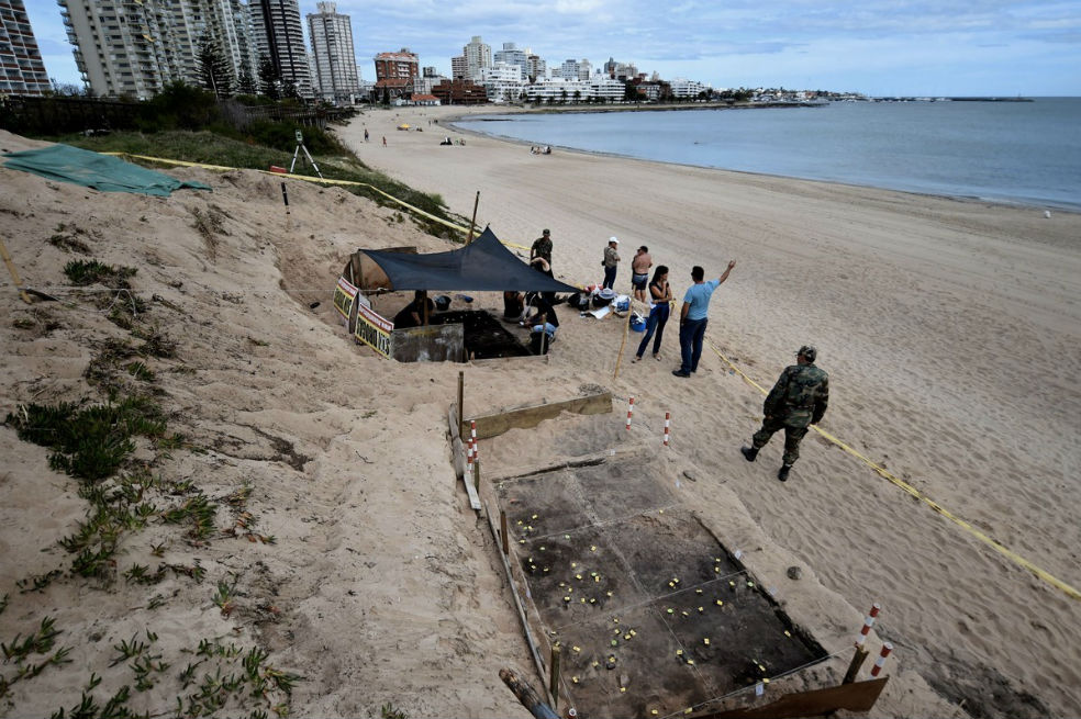 Surge un sitio arqueológico desconocido en las arenas de Punta del Este