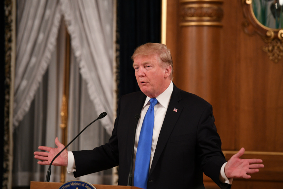 Trump pide no culpar a las armas por tiroteo en Texas